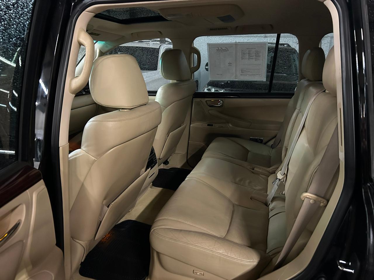 Lexus LX 570 Sport Utility 2011