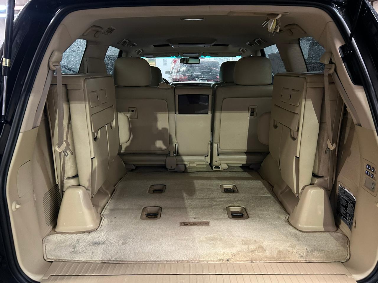 Lexus LX 570 Sport Utility 2011