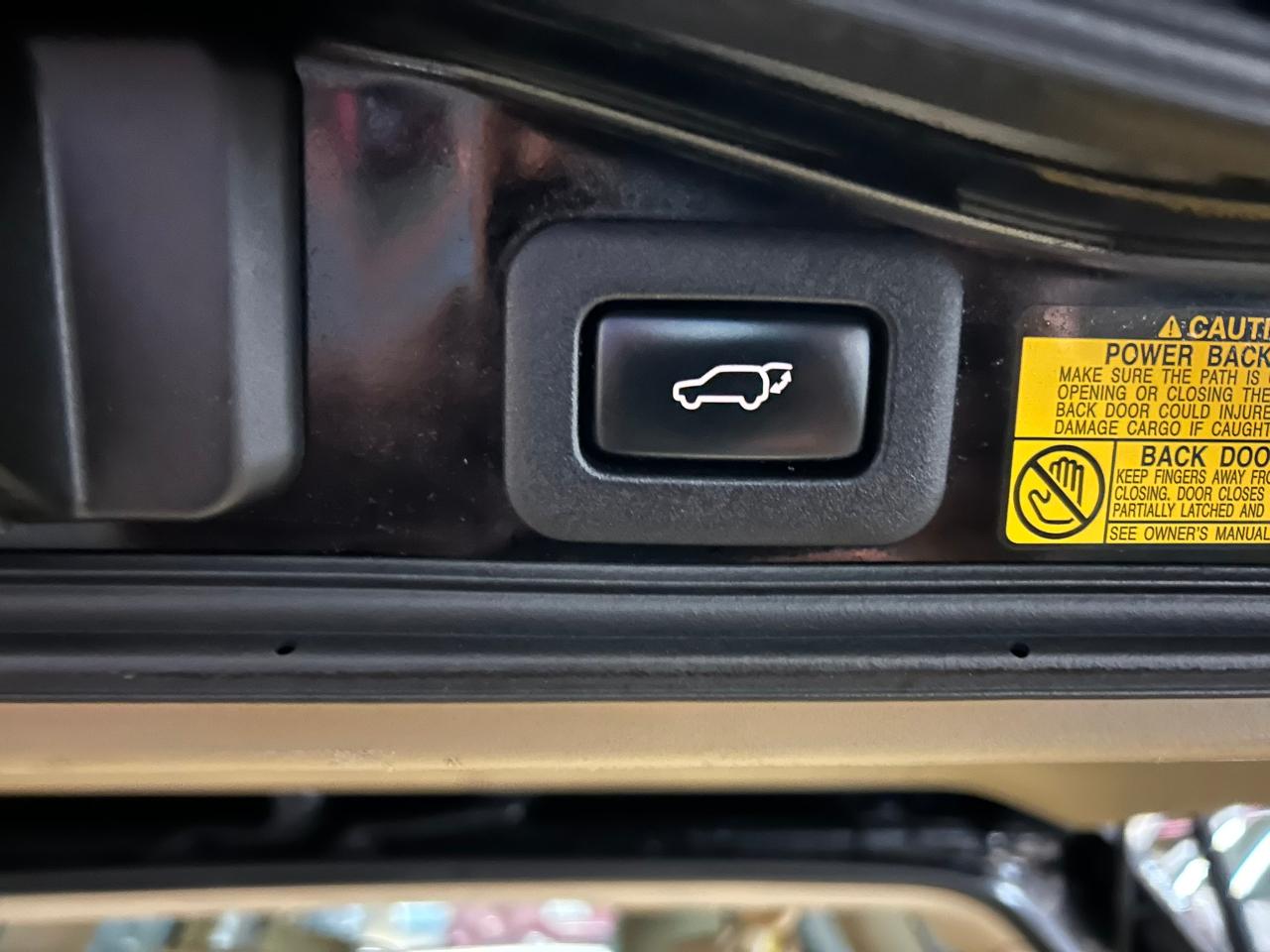 Lexus LX 570 Sport Utility 2011