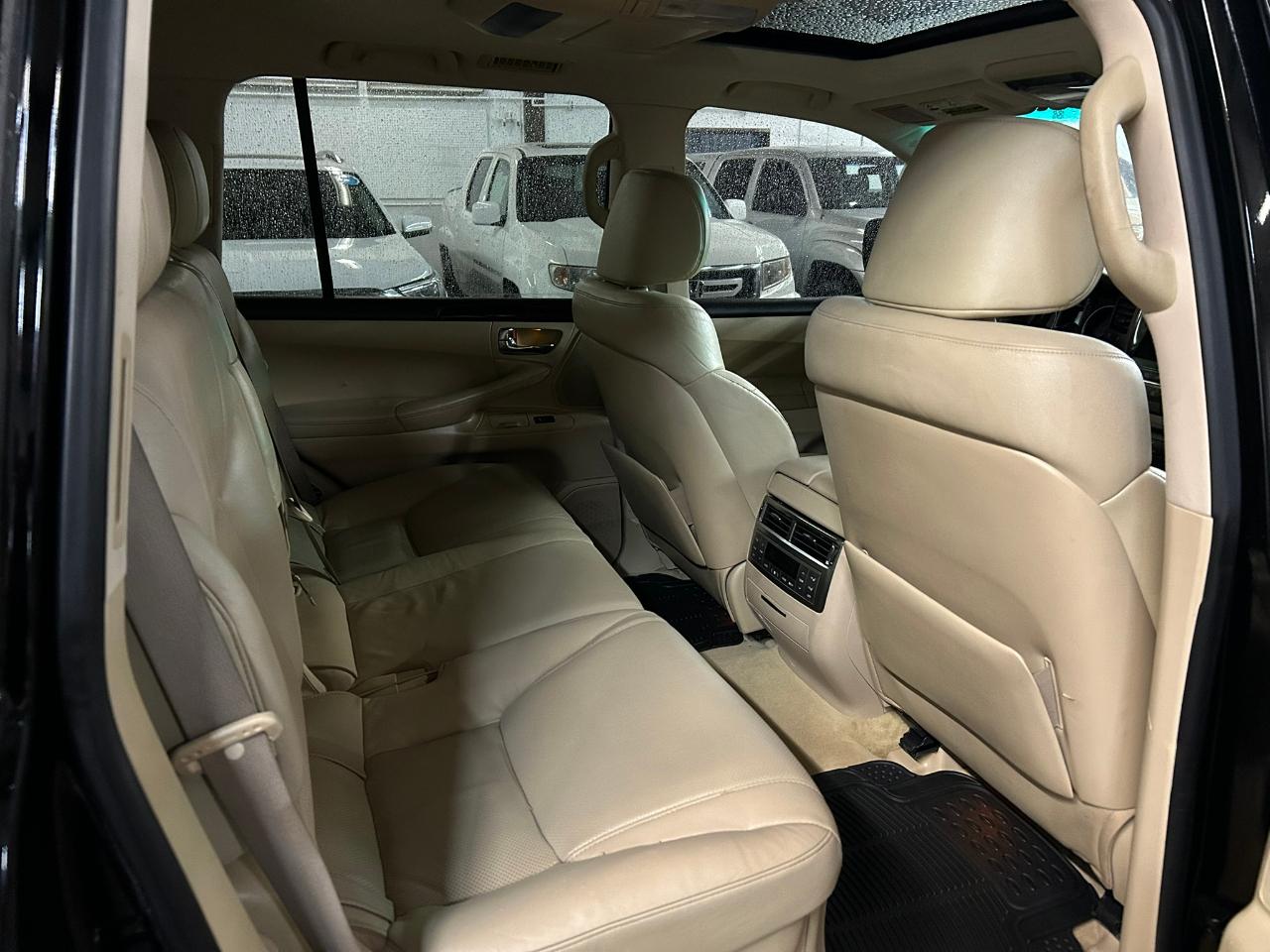 Lexus LX 570 Sport Utility 2011