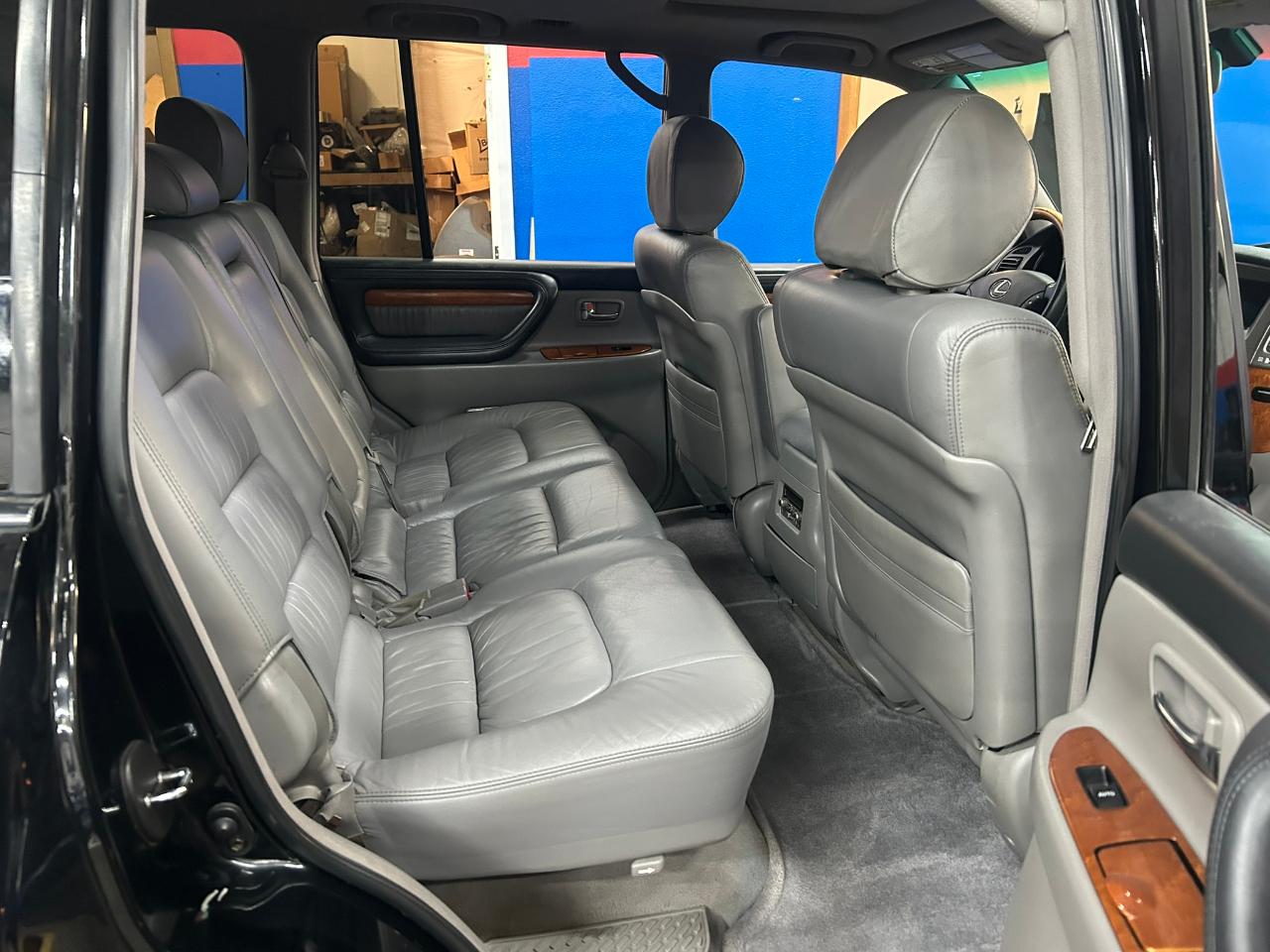 Lexus LX 470 Sport Utility 2006