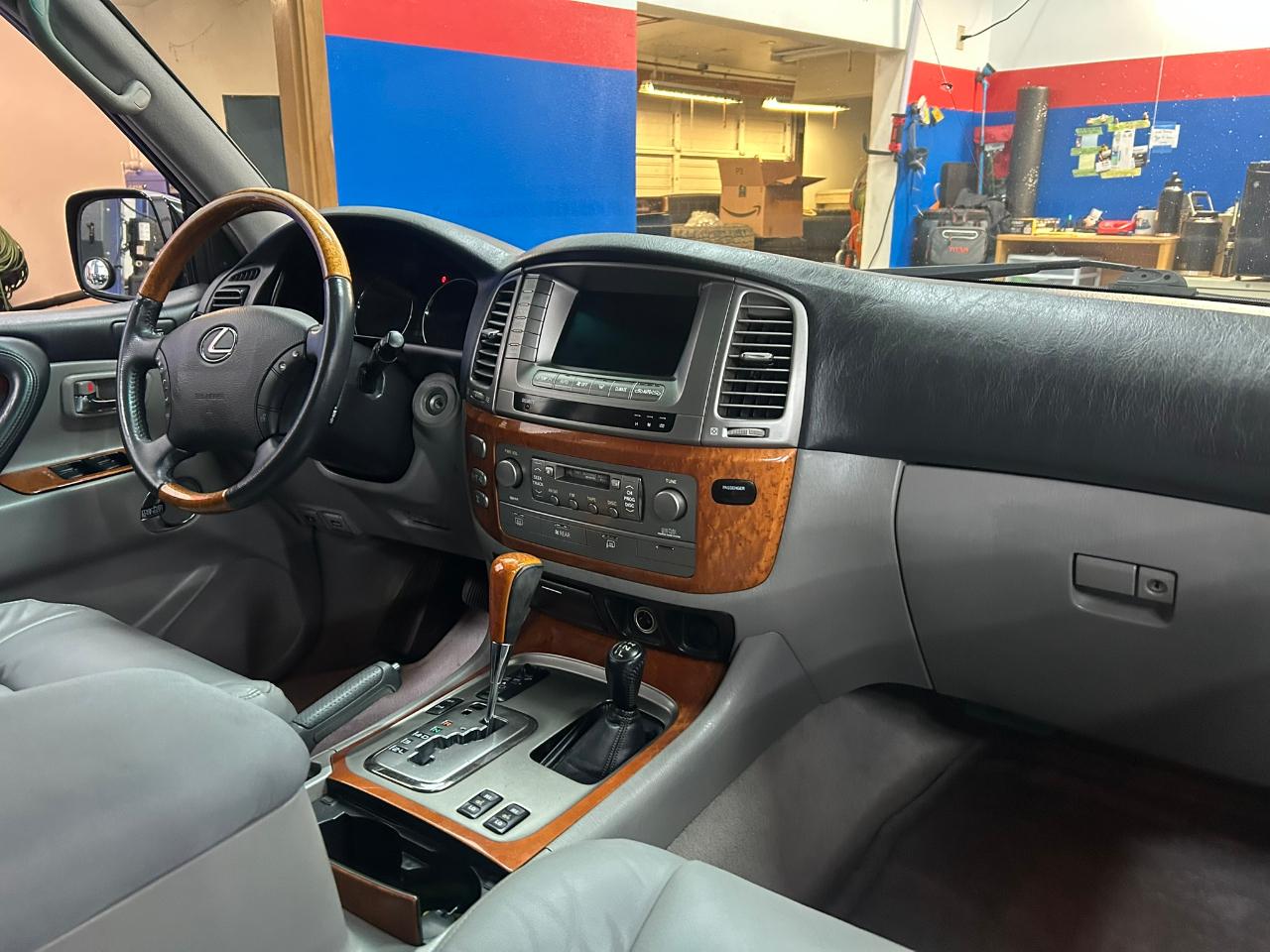 Lexus LX 470 Sport Utility 2006