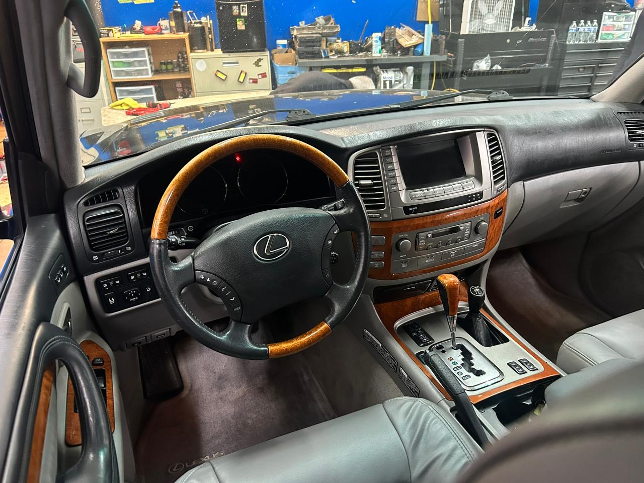 Lexus LX 470 Sport Utility 2006