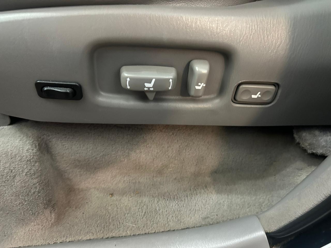 Lexus LX 470 Sport Utility 2006