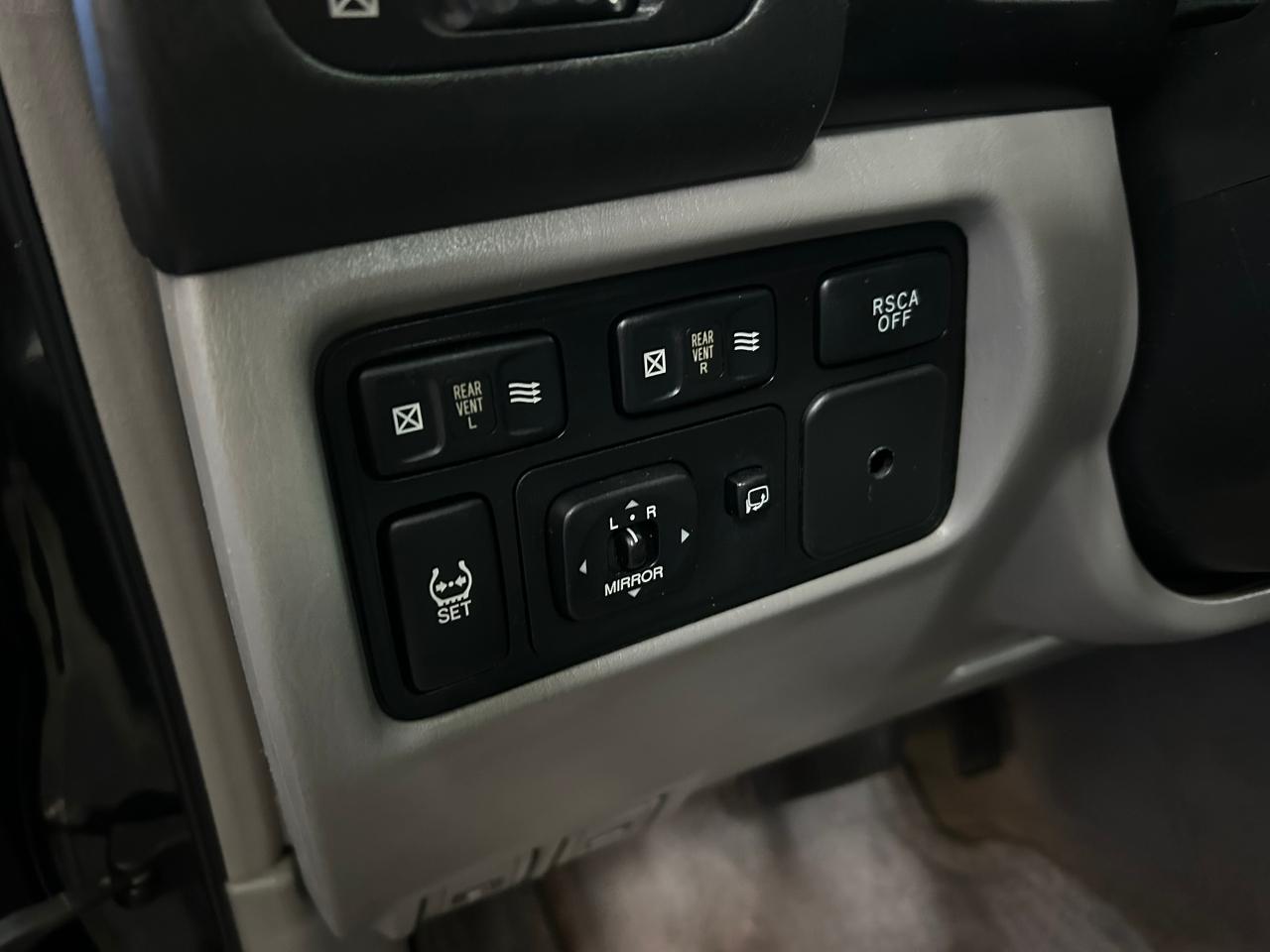 Lexus LX 470 Sport Utility 2006