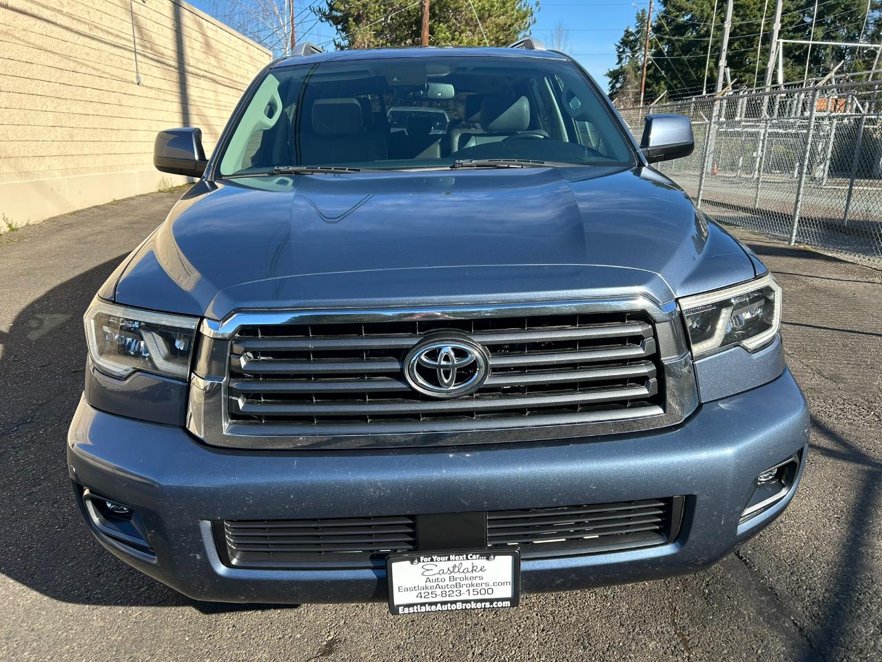 Toyota Sequoia SR5 5.7L 4WD 2018