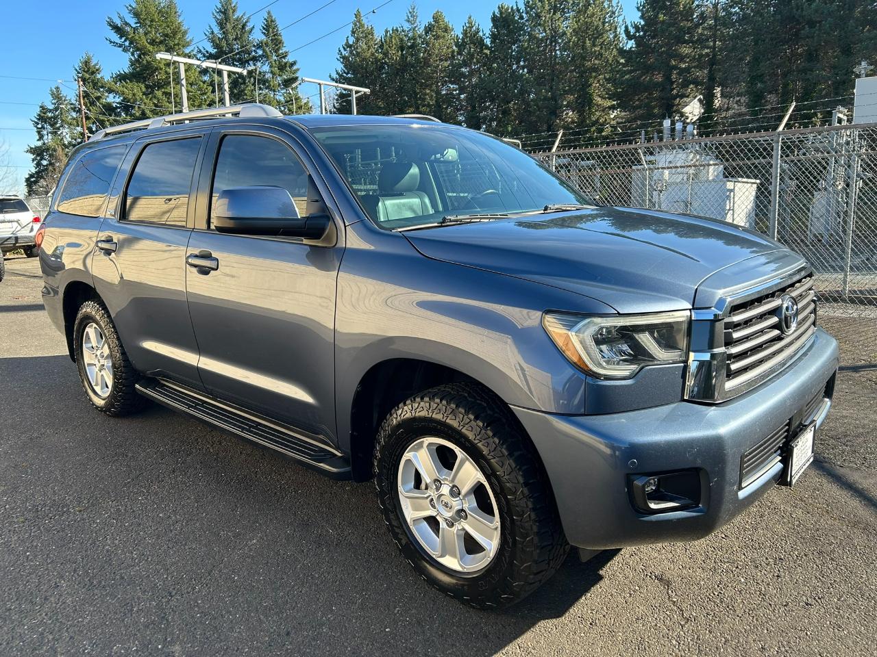 Toyota Sequoia SR5 5.7L 4WD 2018