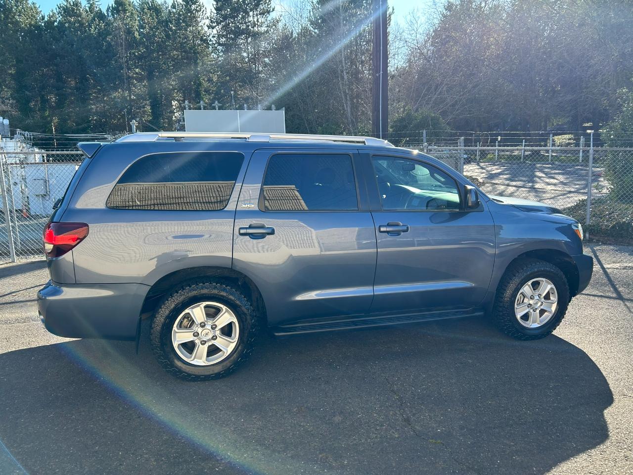 Toyota Sequoia SR5 5.7L 4WD 2018
