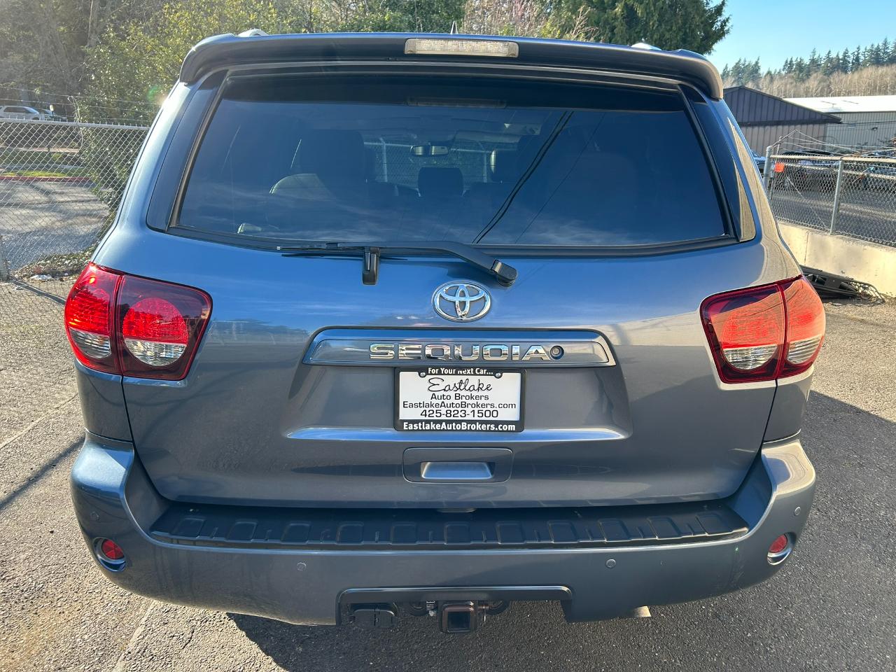 Toyota Sequoia SR5 5.7L 4WD 2018