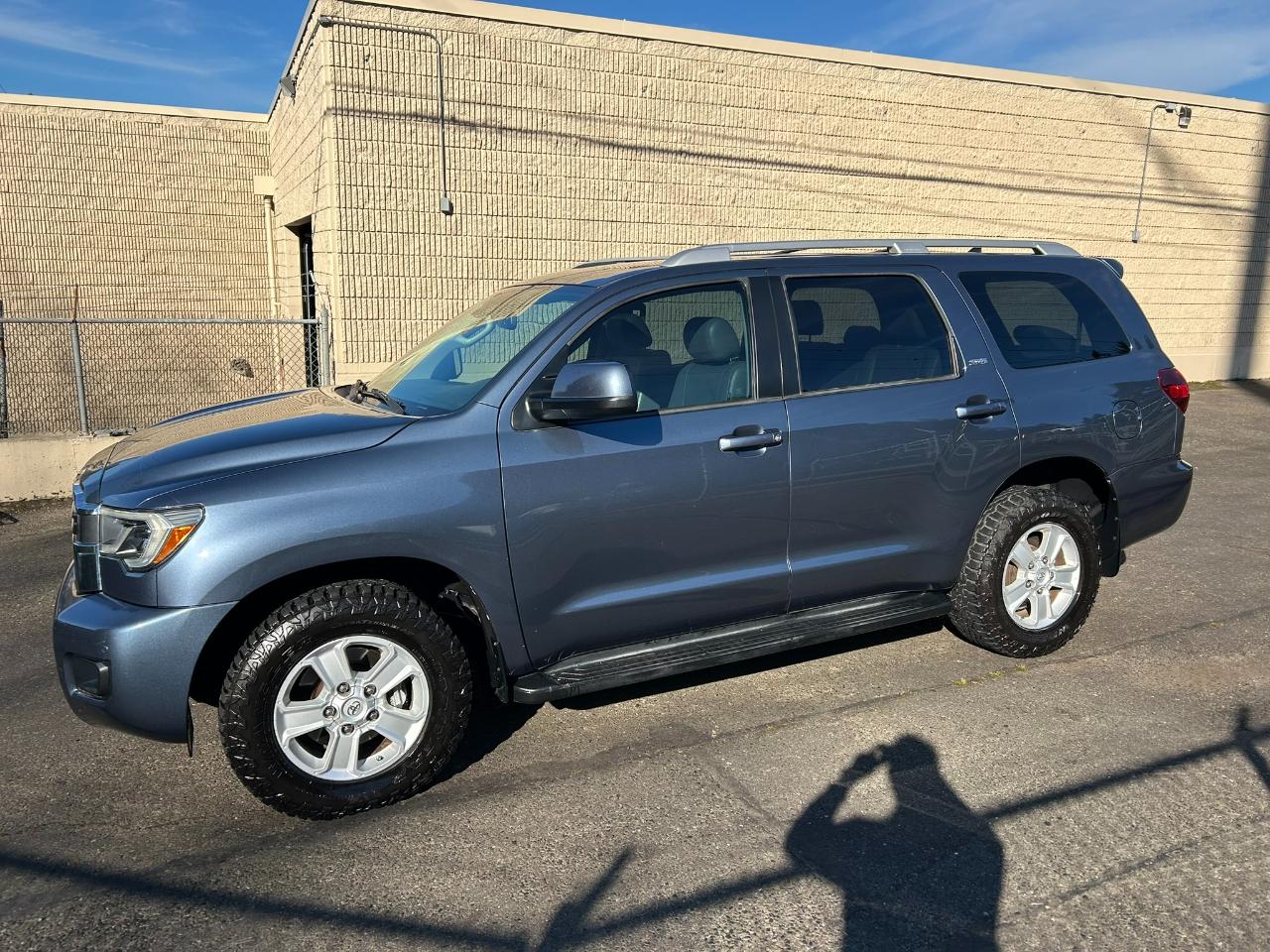 Toyota Sequoia SR5 5.7L 4WD 2018