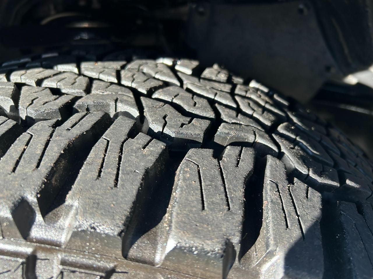 Toyota Sequoia SR5 5.7L 4WD 2018