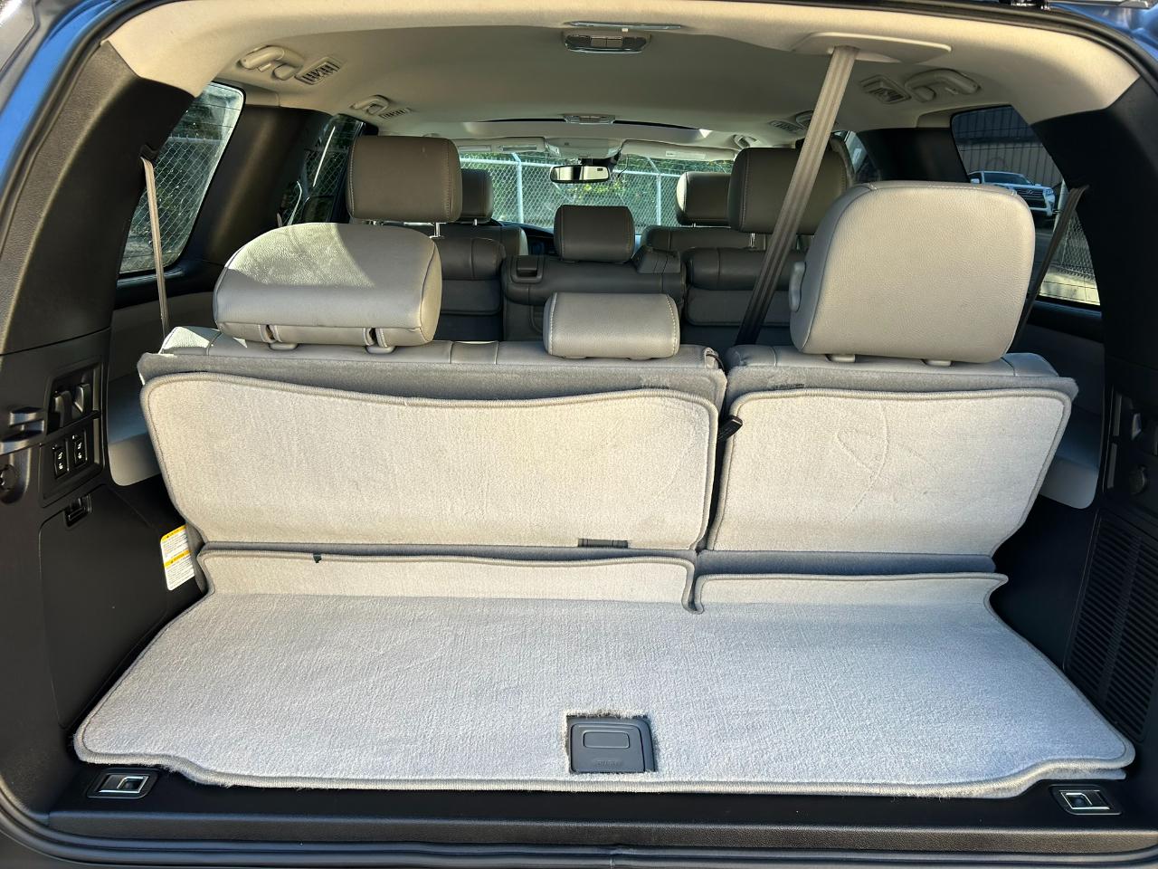 Toyota Sequoia SR5 5.7L 4WD 2018