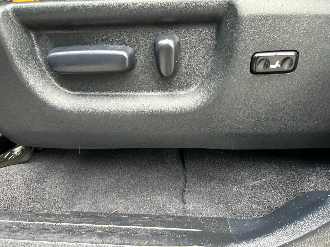 Toyota Tundra Tundra-Grade 5.7L Double Cab 4WD 2010