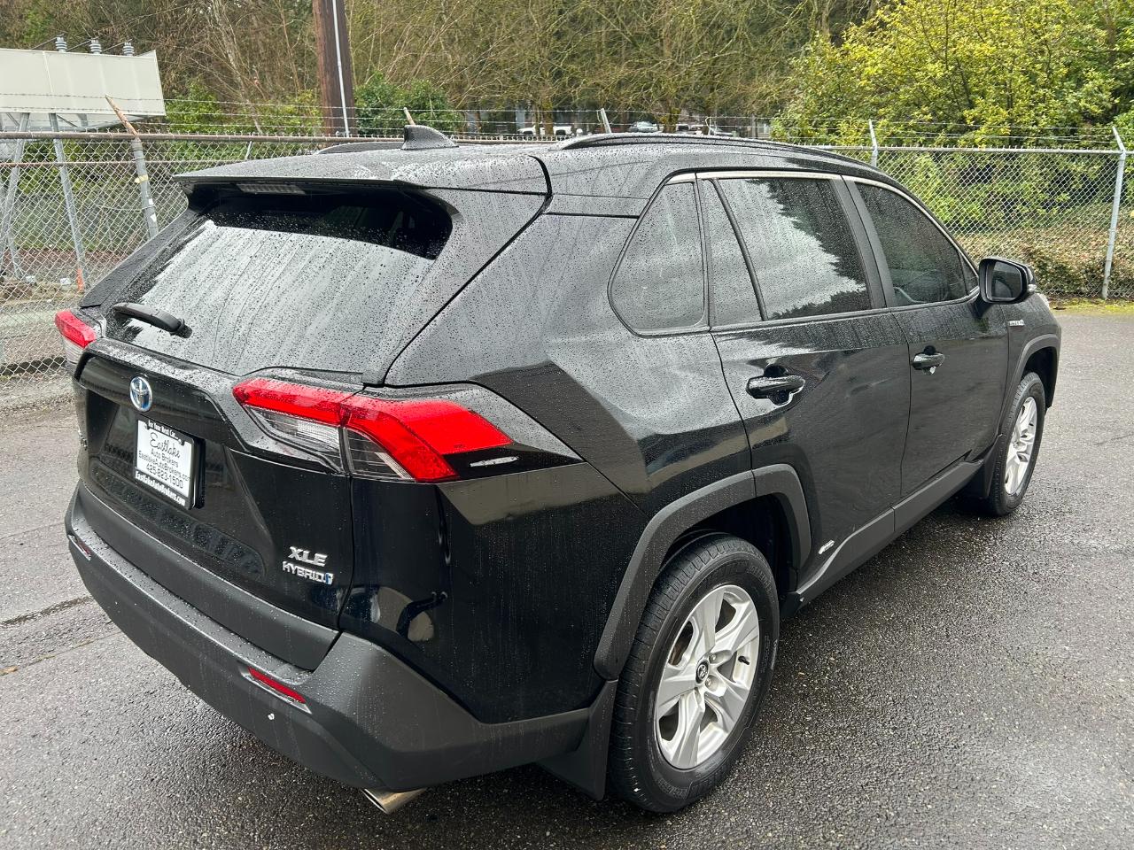 Toyota RAV4 Hybrid XLE 2020