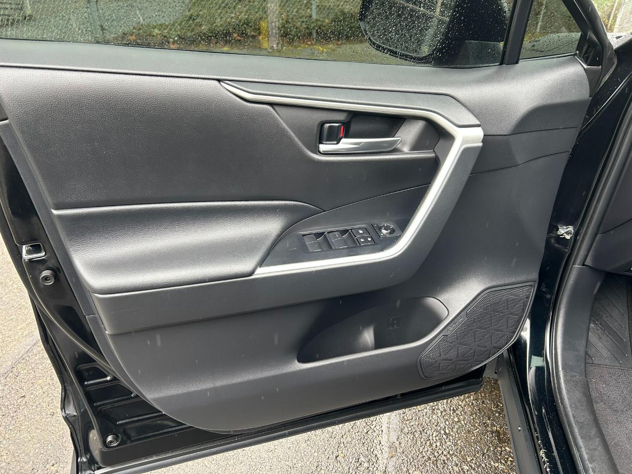 Toyota RAV4 Hybrid XLE 2020