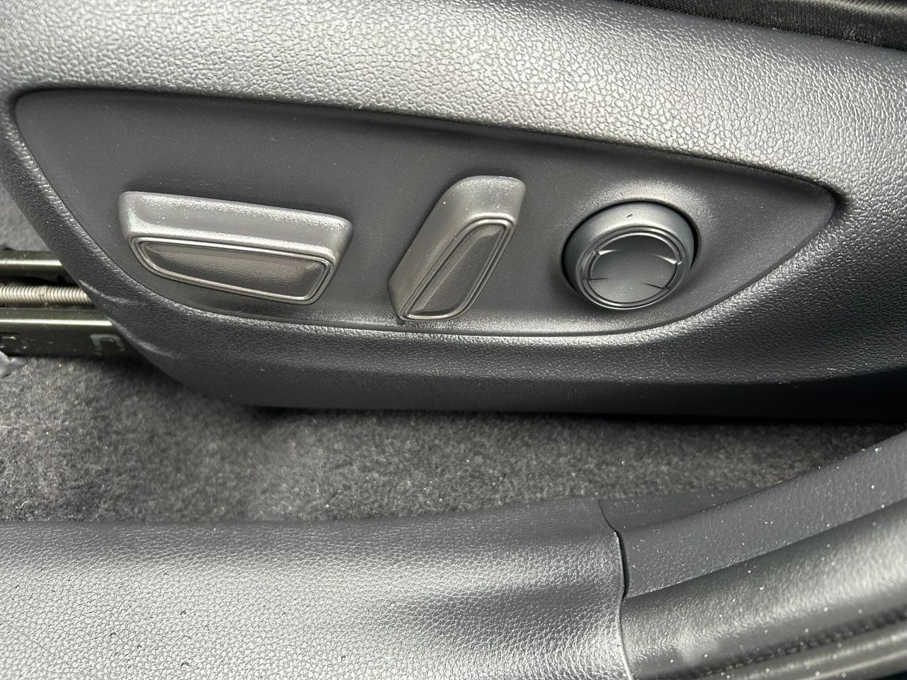 Toyota RAV4 Hybrid XLE 2020