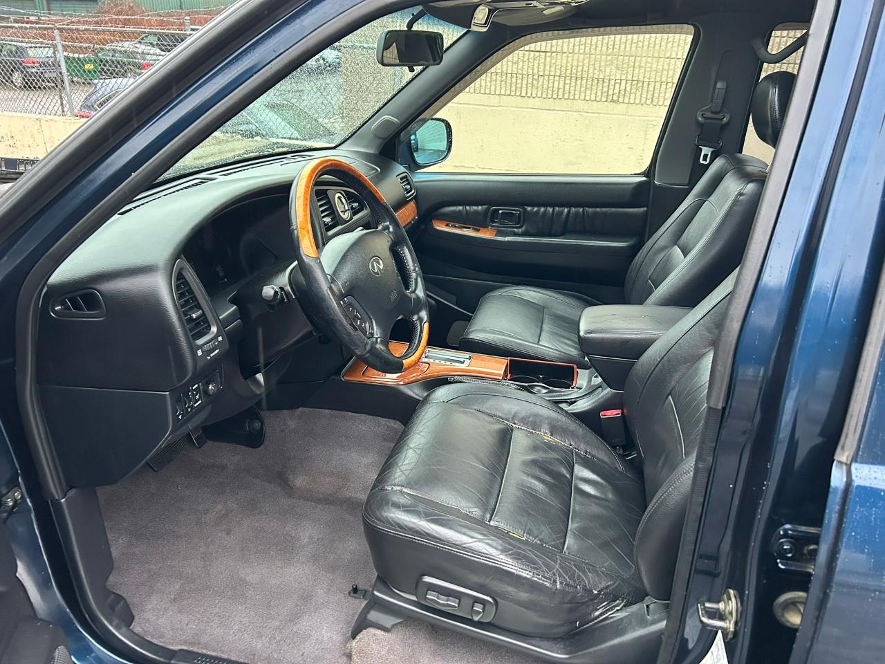 Infiniti QX4 4WD 2002