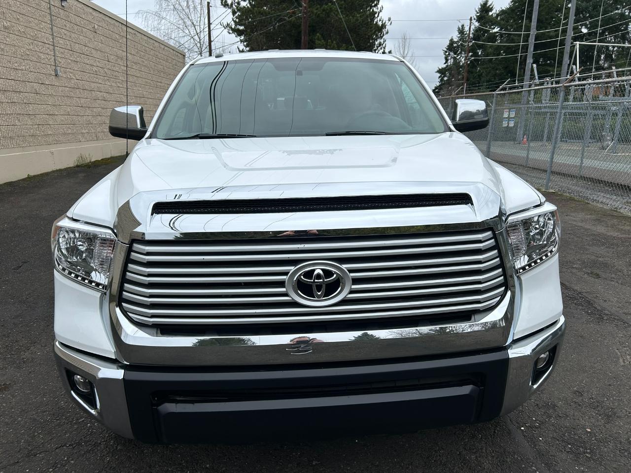 Toyota Tundra Limited 5.7L FFV Double Cab 4WD 2017