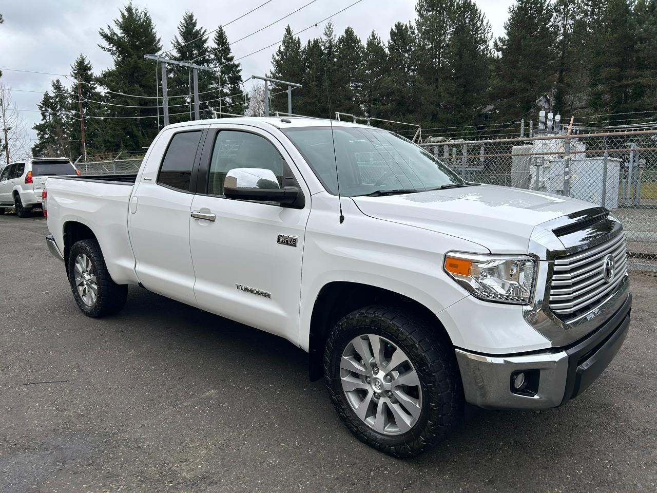 Toyota Tundra Limited 5.7L FFV Double Cab 4WD 2017