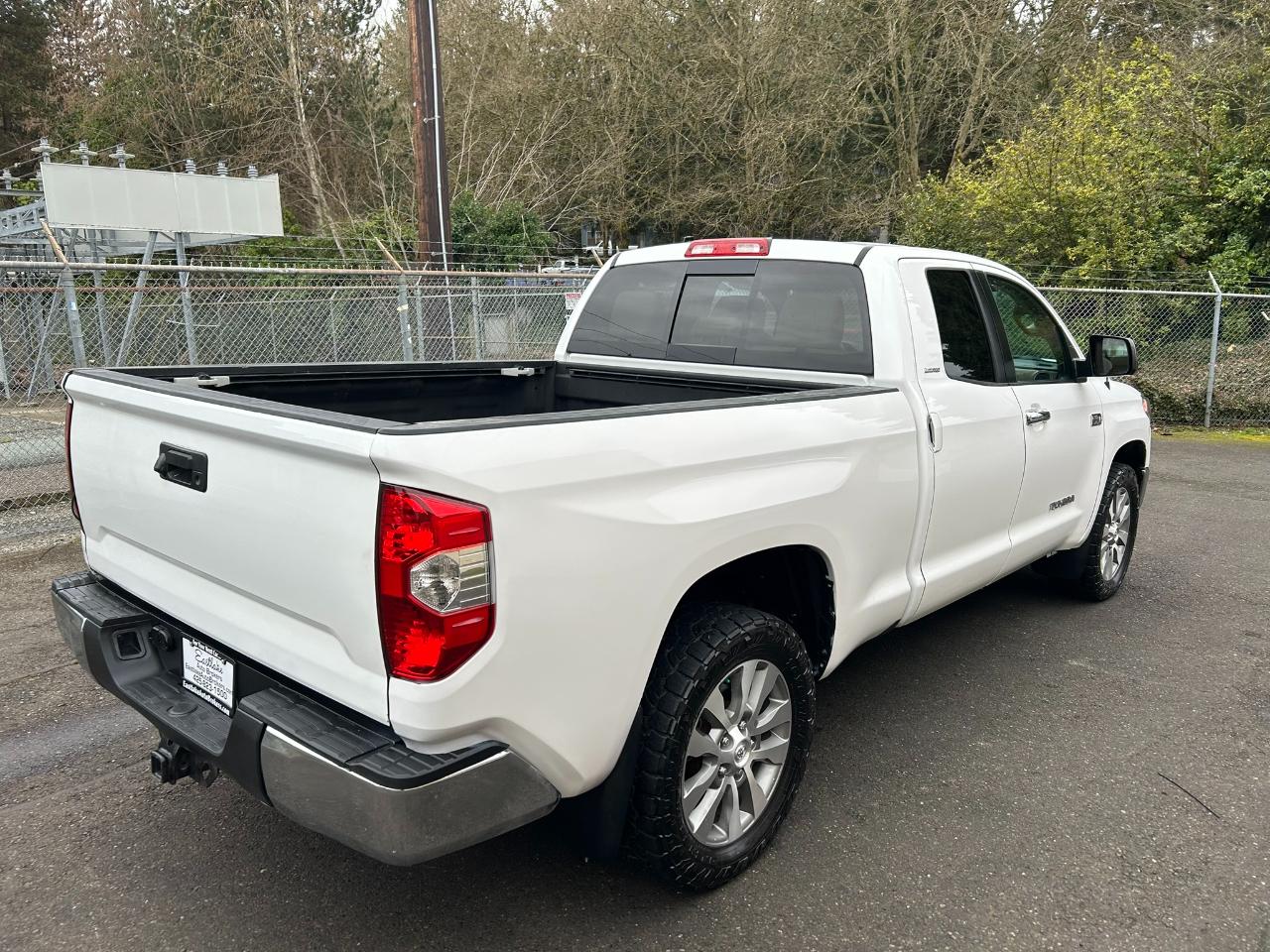 Toyota Tundra Limited 5.7L FFV Double Cab 4WD 2017