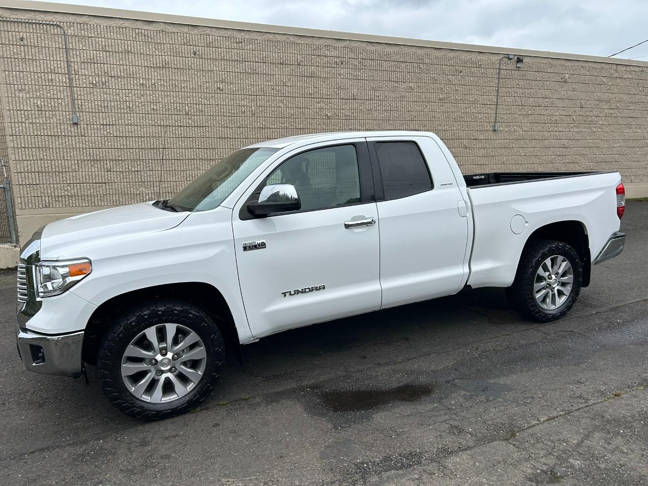 Toyota Tundra Limited 5.7L FFV Double Cab 4WD 2017