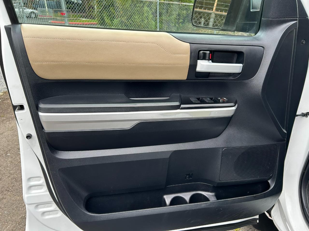 Toyota Tundra Limited 5.7L FFV Double Cab 4WD 2017