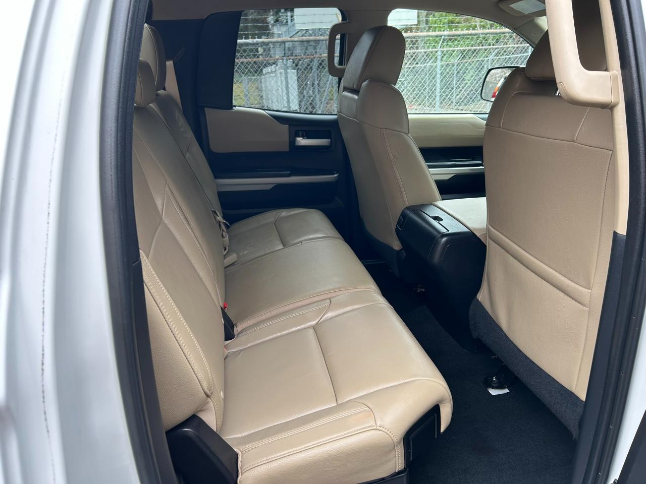 Toyota Tundra Limited 5.7L FFV Double Cab 4WD 2017