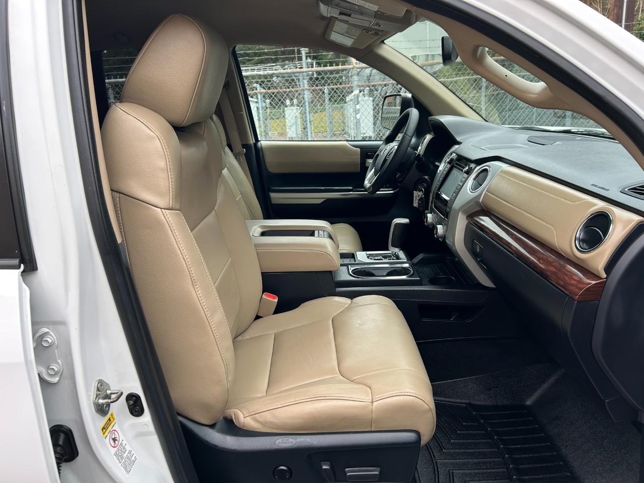 Toyota Tundra Limited 5.7L FFV Double Cab 4WD 2017