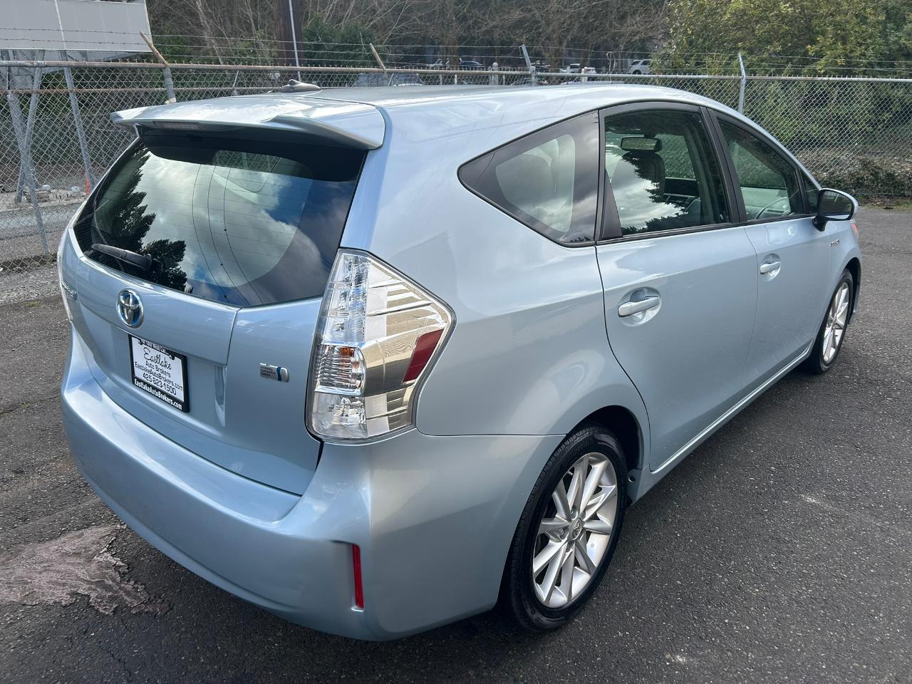 Toyota Prius V Five 2012