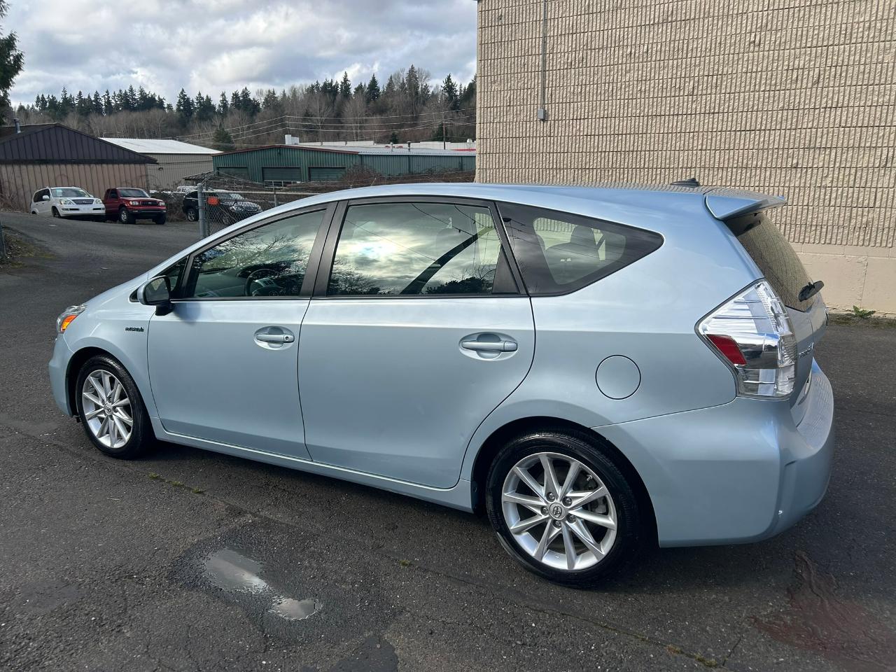 Toyota Prius V Five 2012