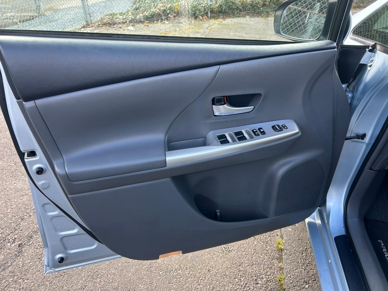 Toyota Prius V Five 2012