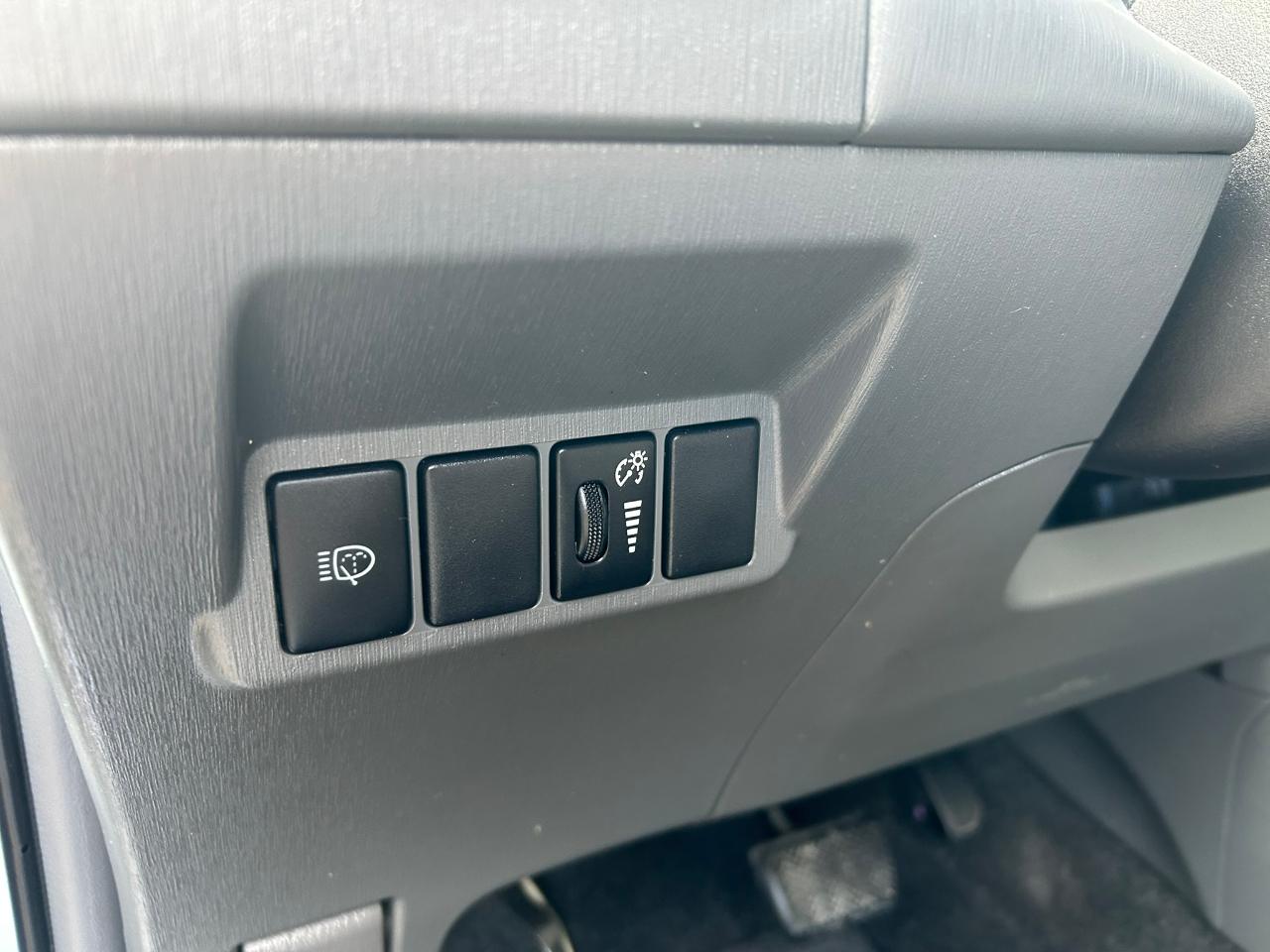 Toyota Prius V Five 2012