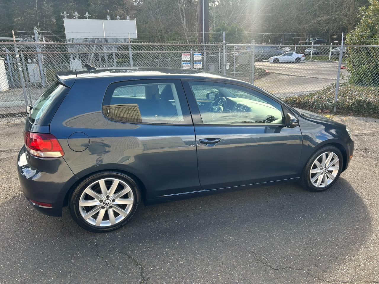 Volkswagen Golf 2.0L 2-Door TDI 2011