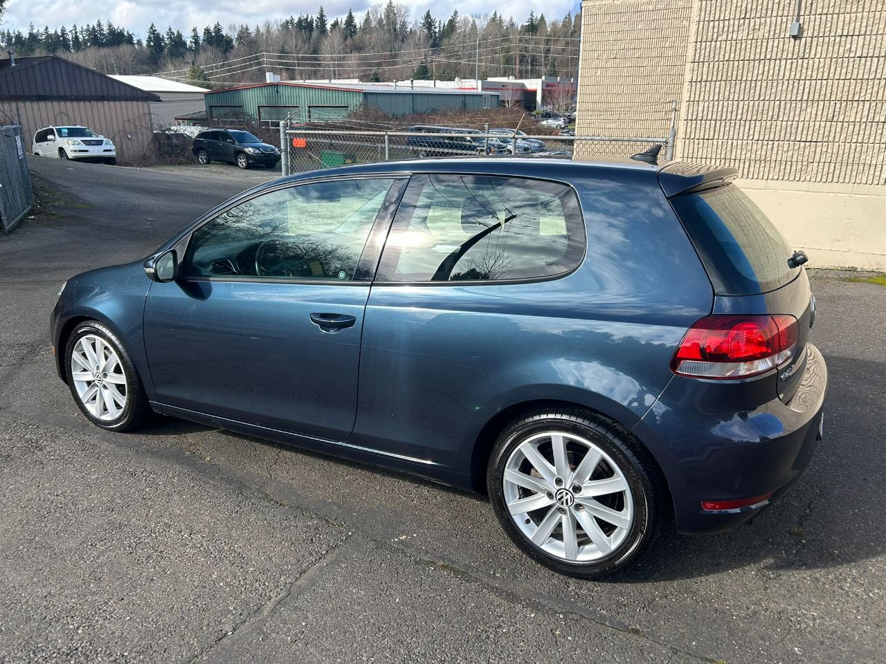 Volkswagen Golf 2.0L 2-Door TDI 2011