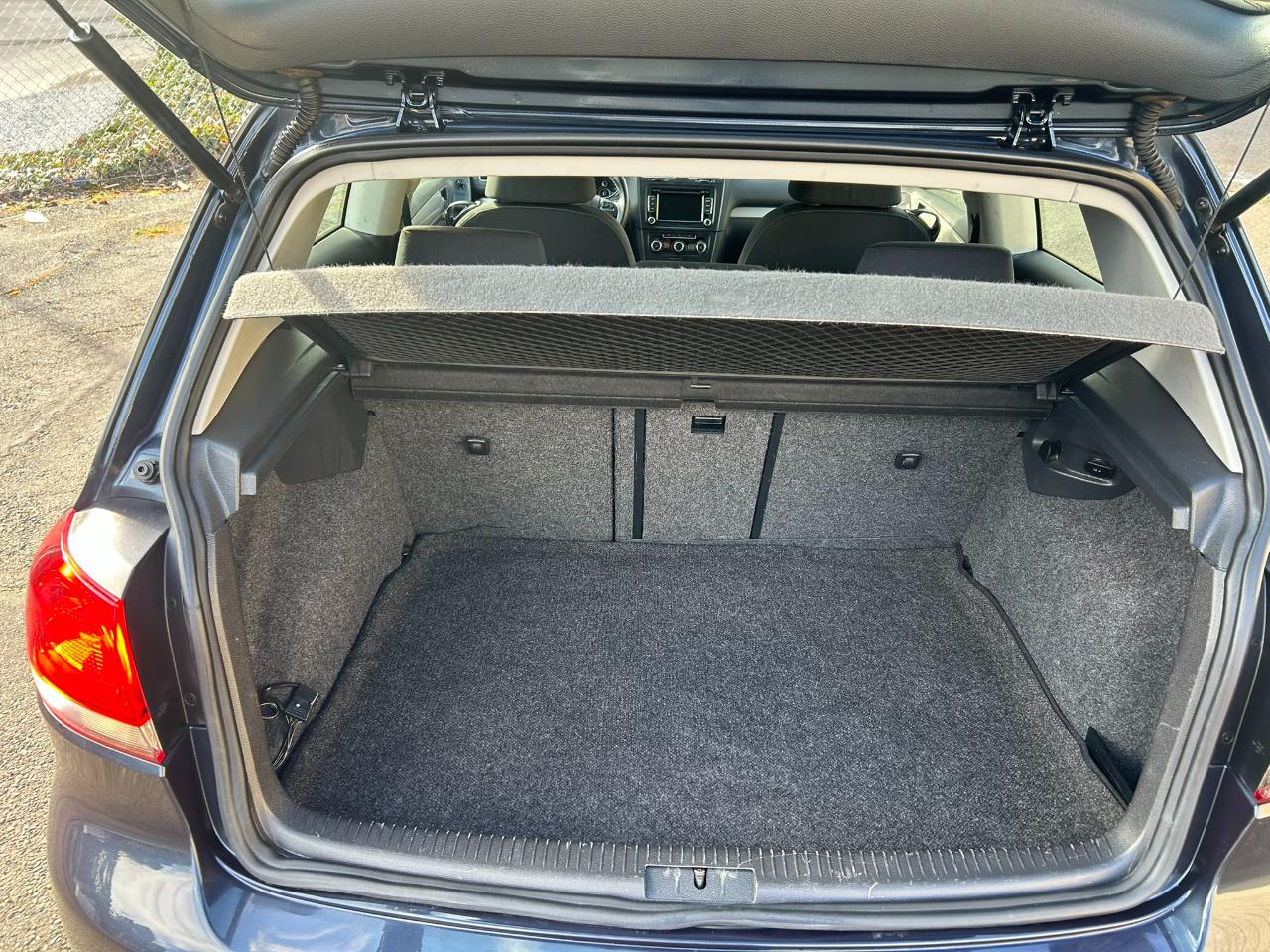 Volkswagen Golf 2.0L 2-Door TDI 2011