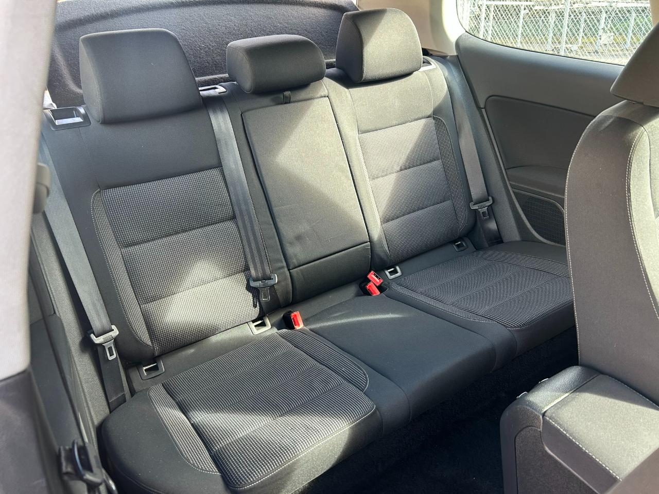 Volkswagen Golf 2.0L 2-Door TDI 2011