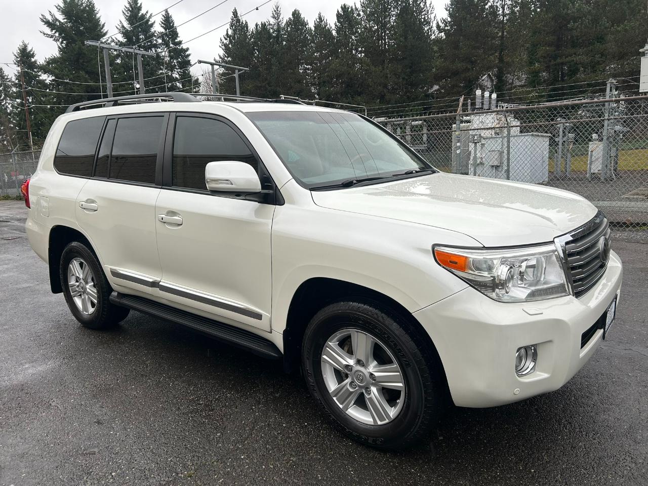 Toyota Land Cruiser 4WD 2013