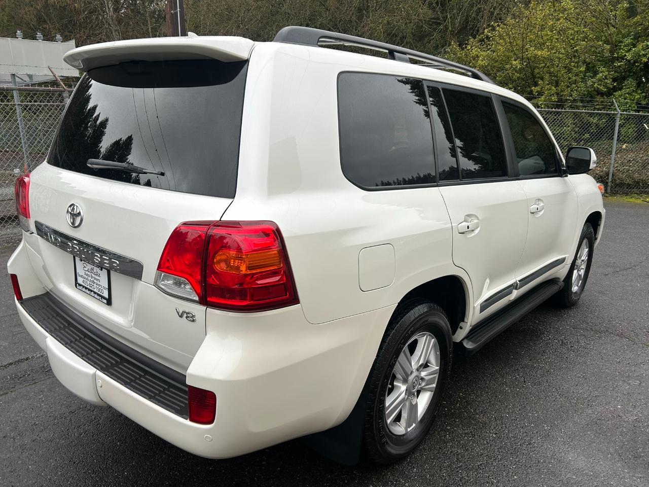 Toyota Land Cruiser 4WD 2013