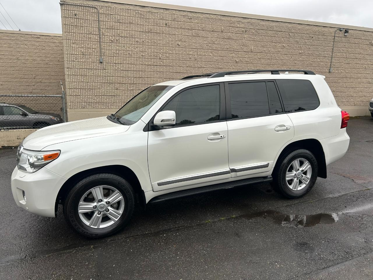 Toyota Land Cruiser 4WD 2013