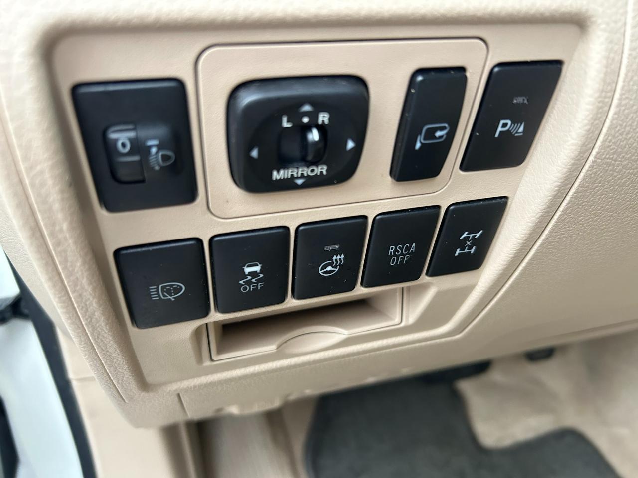 Toyota Land Cruiser 4WD 2013