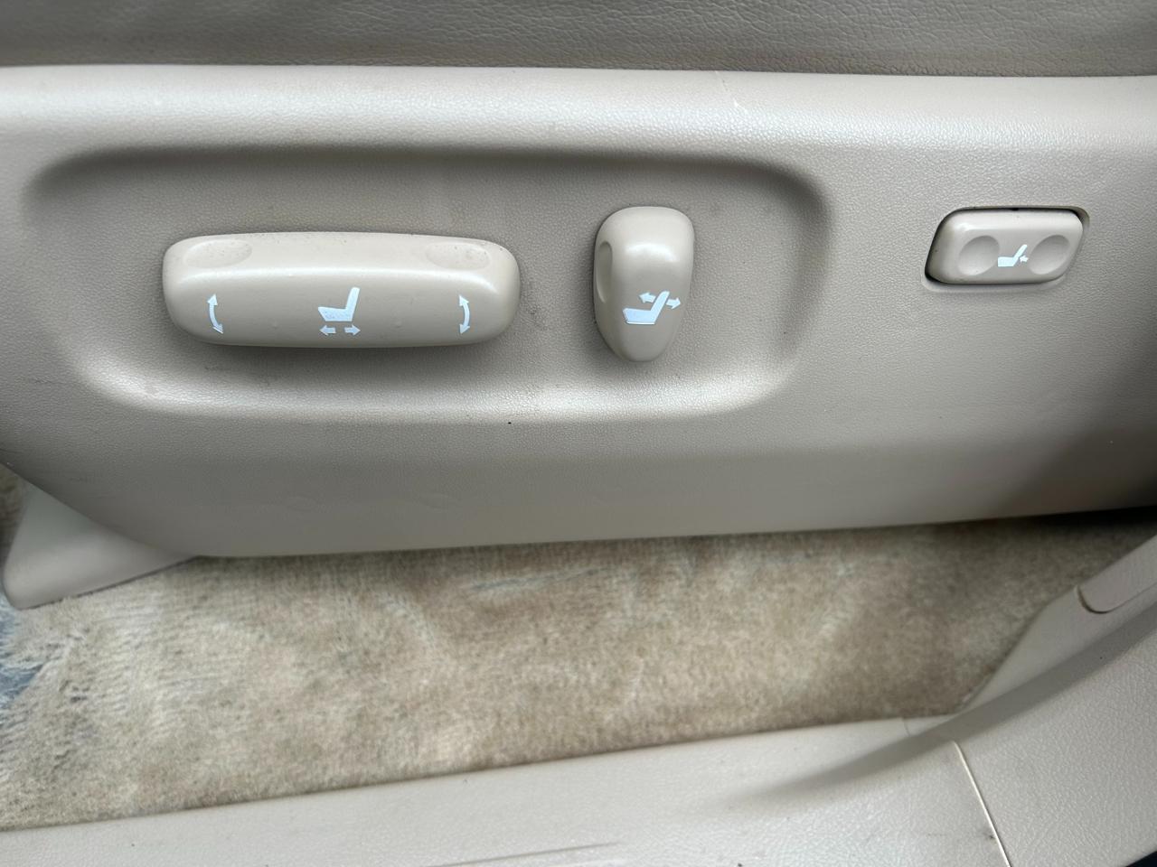 Toyota Land Cruiser 4WD 2013