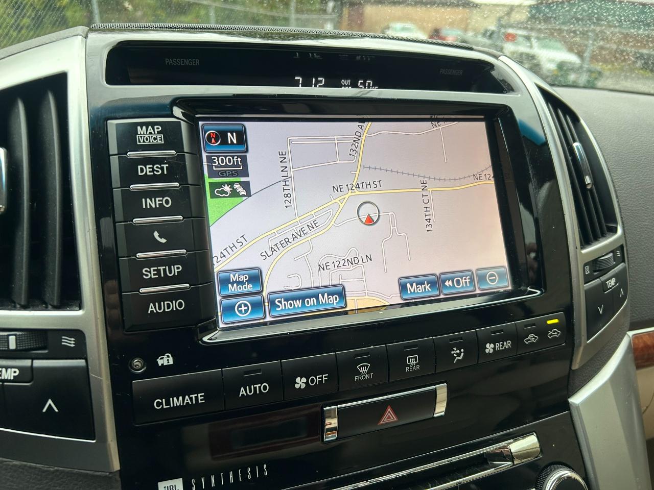 Toyota Land Cruiser 4WD 2013