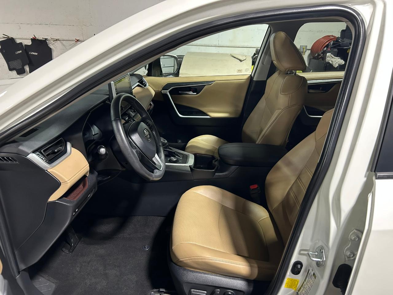 Toyota RAV4 Hybrid Limited 2022