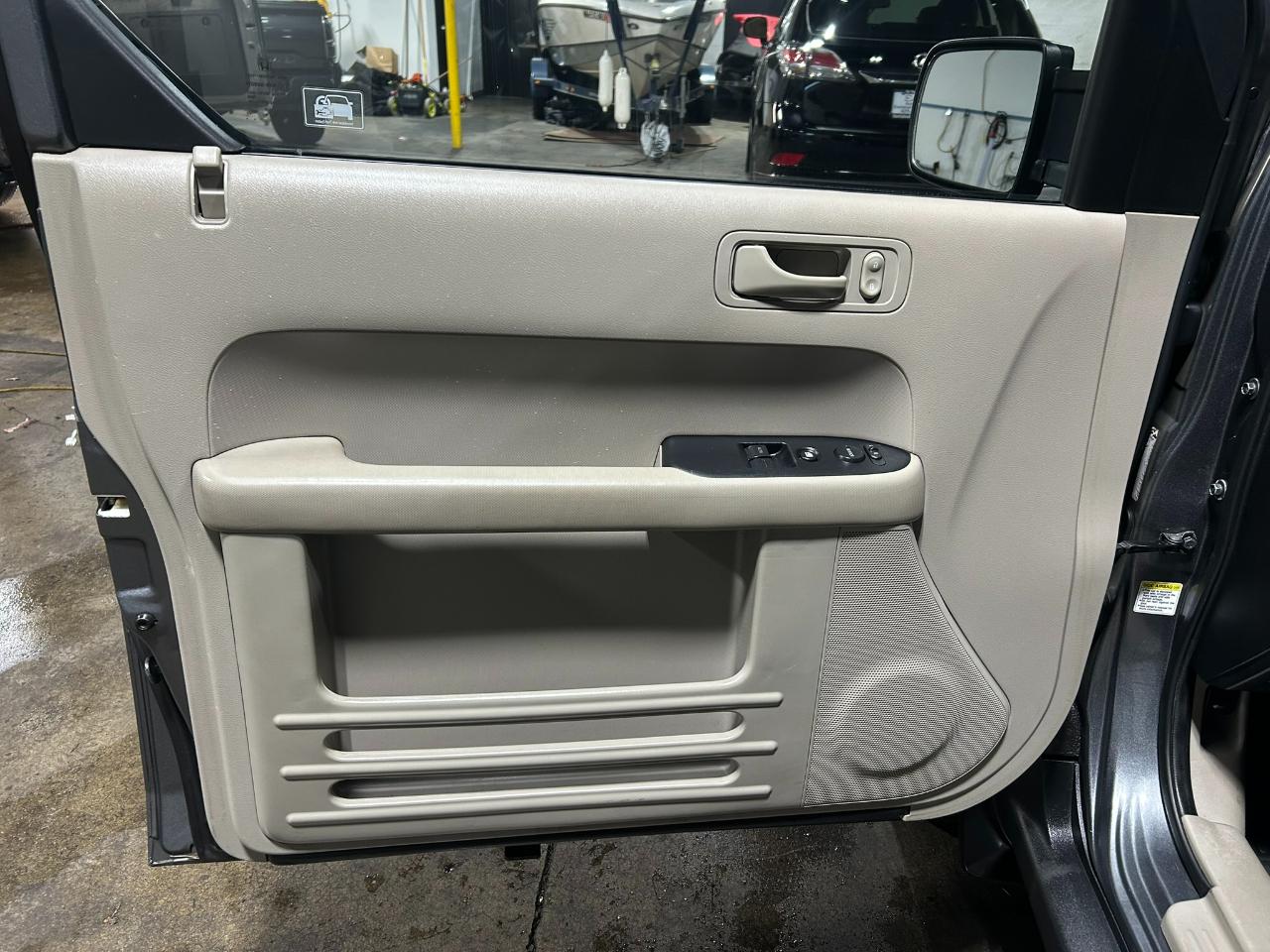 Honda Element EX 4WD AT 2011