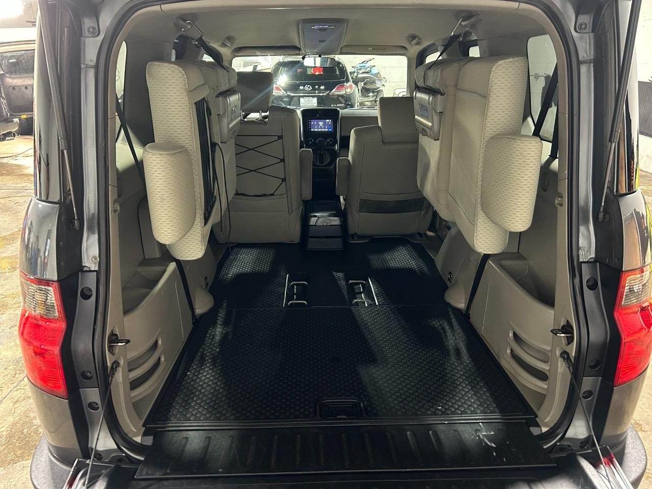 Honda Element EX 4WD AT 2011