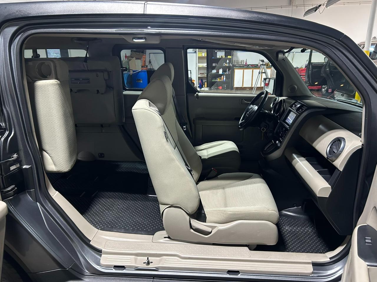 Honda Element EX 4WD AT 2011