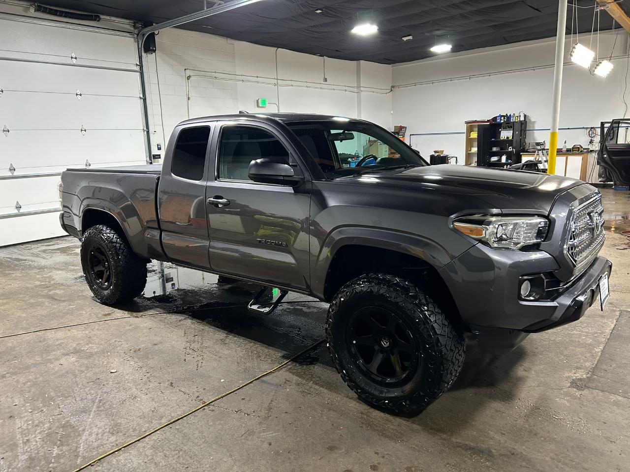 Toyota Tacoma SR5 Access Cab I4 6AT 4WD 2016