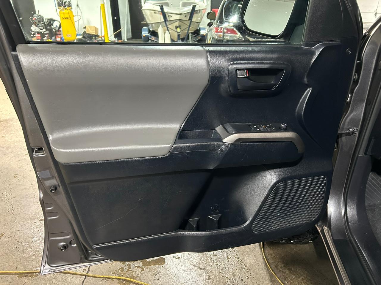 Toyota Tacoma SR5 Access Cab I4 6AT 4WD 2016