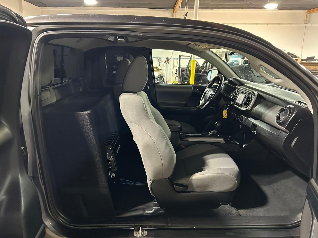 Toyota Tacoma SR5 Access Cab I4 6AT 4WD 2016