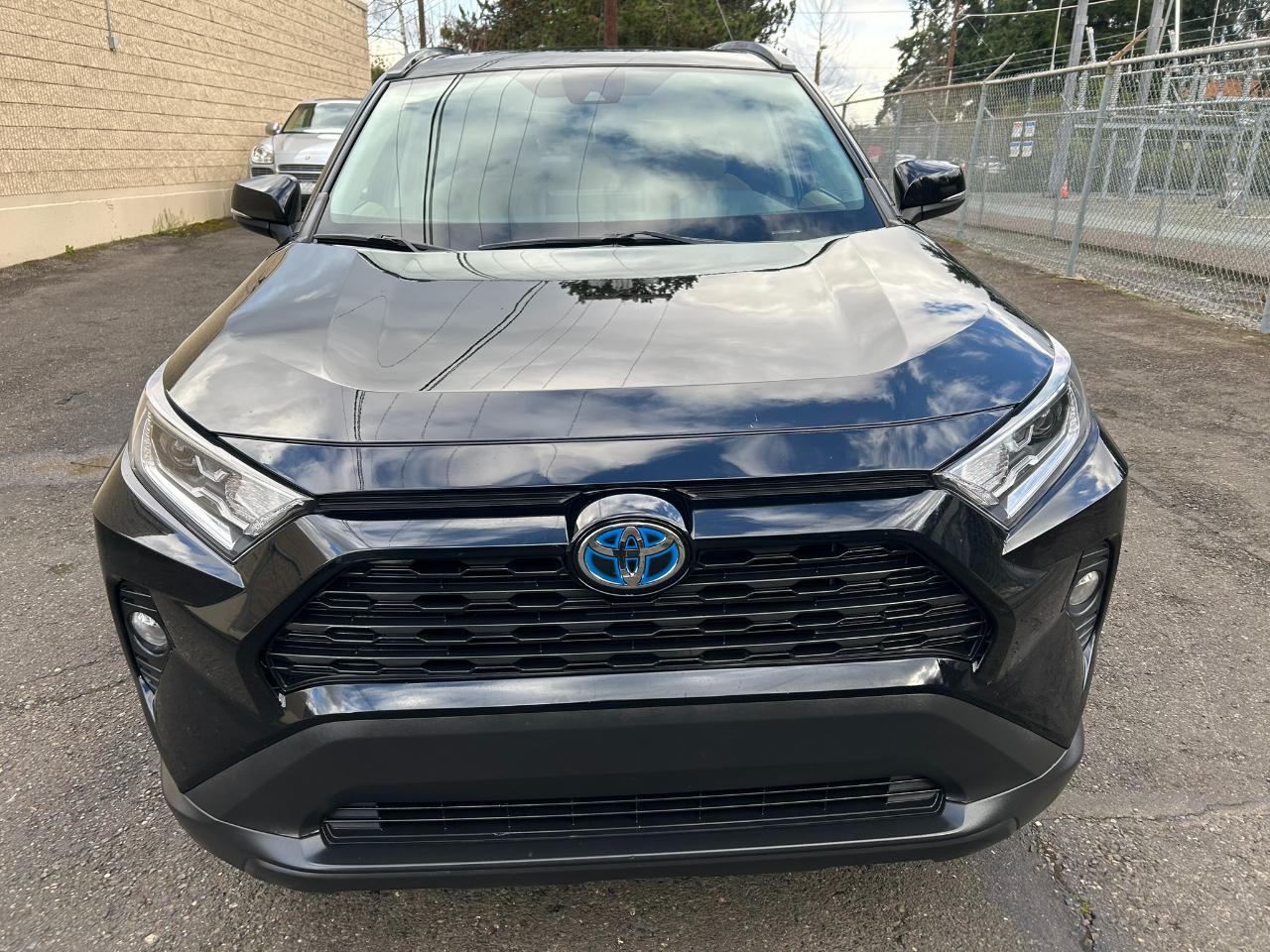 Toyota RAV4 Hybrid XLE 2021